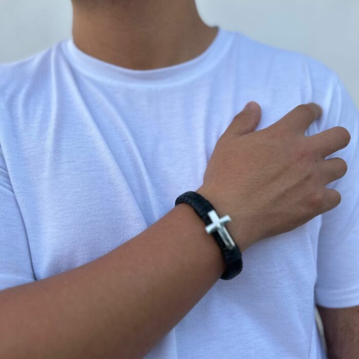 Mayfer Homme,Pulsera de piel para   en color negro con detalle de cruz plateada y broche de acero inoxidable. - Imagen 7