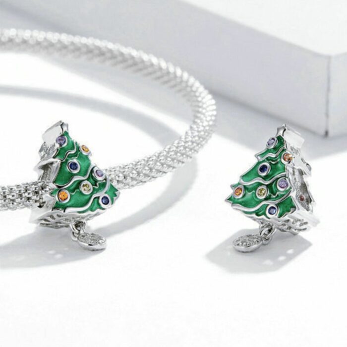 Mayfer, Charm de plata .925 con diseño Navideño de Árbol de Navidad decorado con cristales, perfecto para Pulseras y/o cadena. - Imagen 3
