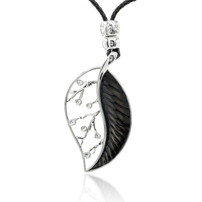 Mayfer, Collar ajustable con dije  en forma de Hoja- Color Plateado.